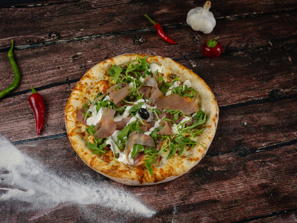 PIZZA TONNO CRUDO